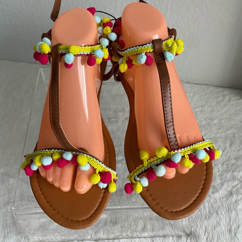 Sandles - Picture 5 of 8